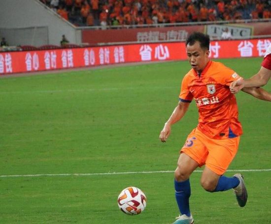 法媒：尤文与阿森纳联系，商谈托马斯冬窗转会事宜据法国媒体Foot Mercato报道，尤文与阿森纳进行了联系，商谈托马斯的转会事宜。